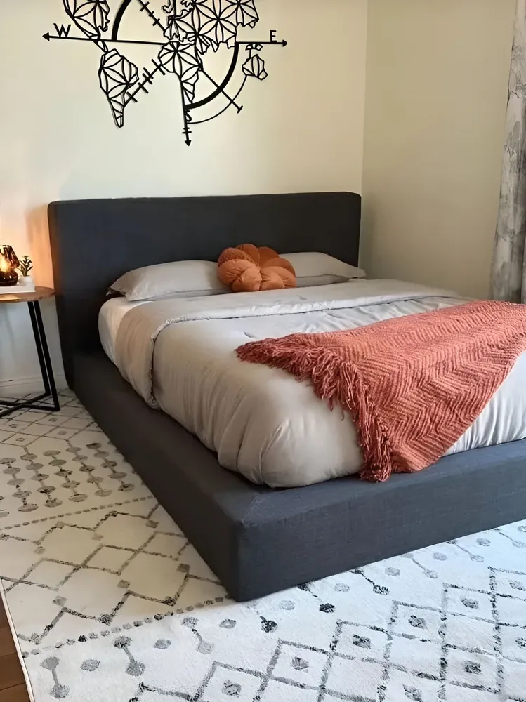 Кровать безкарказная